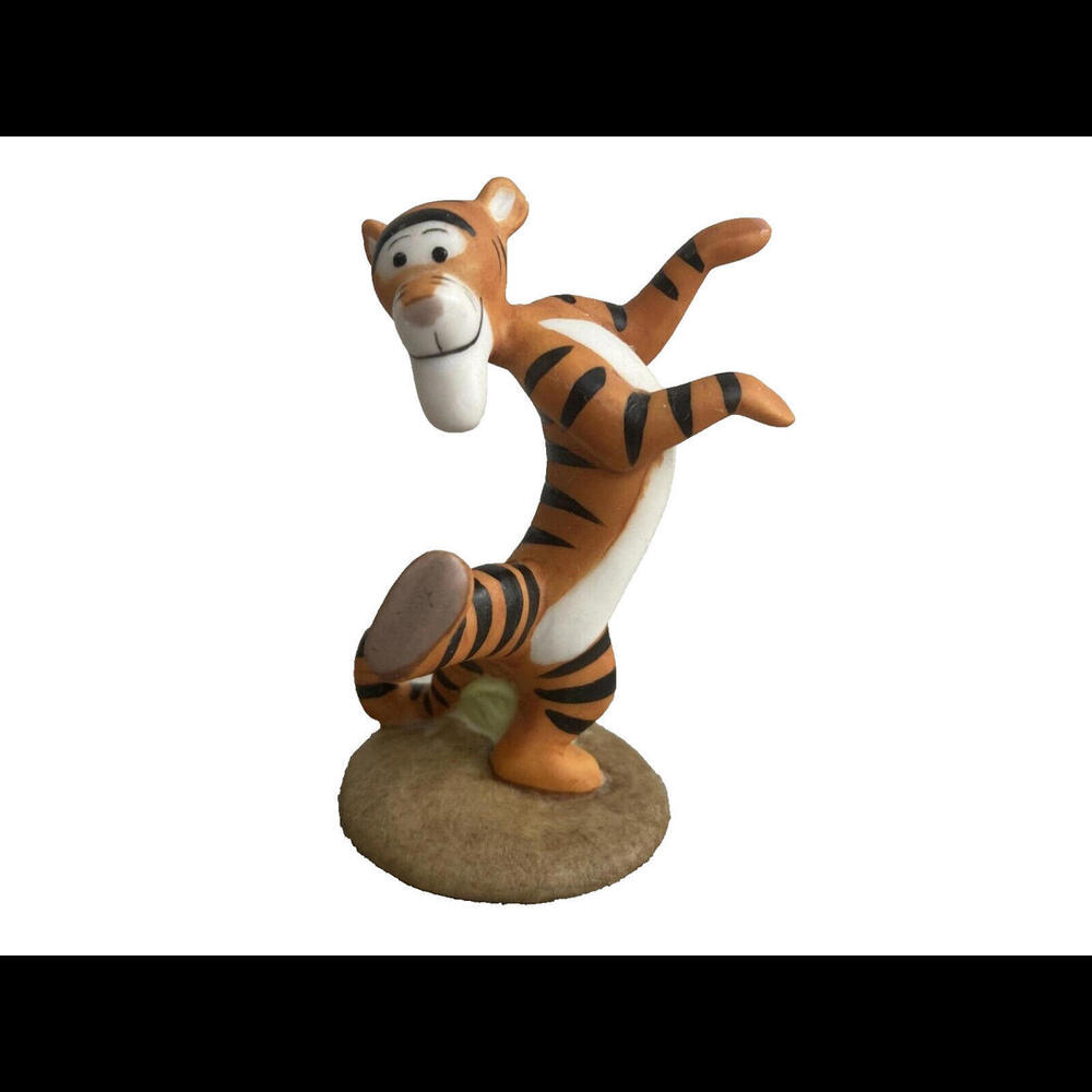 Walt Disney Winnie the Pooh Tigger Figurine Statue 1988 Taiwan 3" Vintage